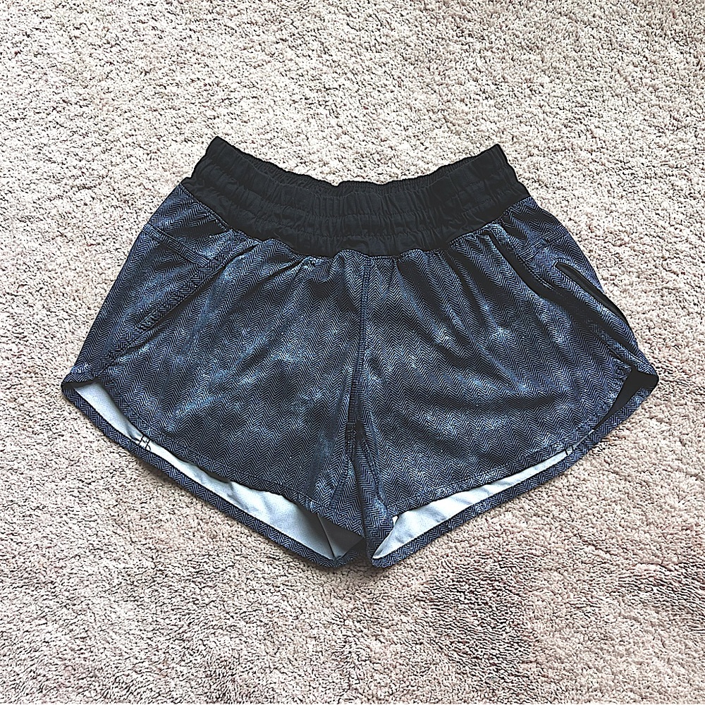 lululemon athletica Women's Black and Dark Gray Athletic Shorts